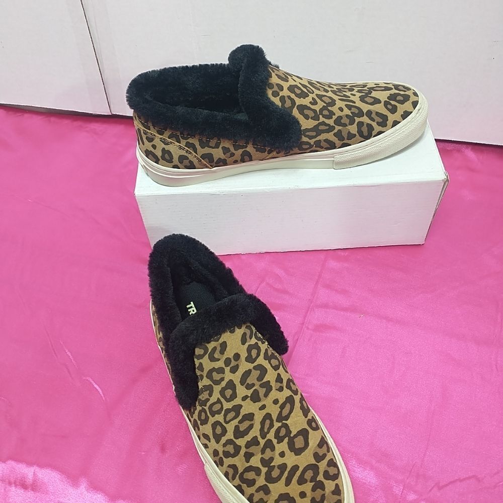 Tretorn Millie 2 Women's SZ 8.5 Animal Print Slip On Sneaker